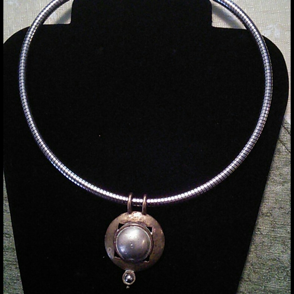 Vintage silver tone/brasstone necklace